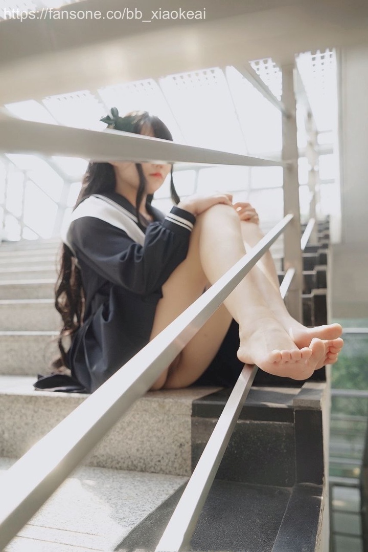 極品綠帽美少婦｜三歲小寶寶｜BB_XiaoKeai｜合輯Ⅰ 將夫君捆綁於床和大雞巴野男人調情打炮 穿JK制服露臉左擼右舔4P瘋狂抽插等 04.jpg